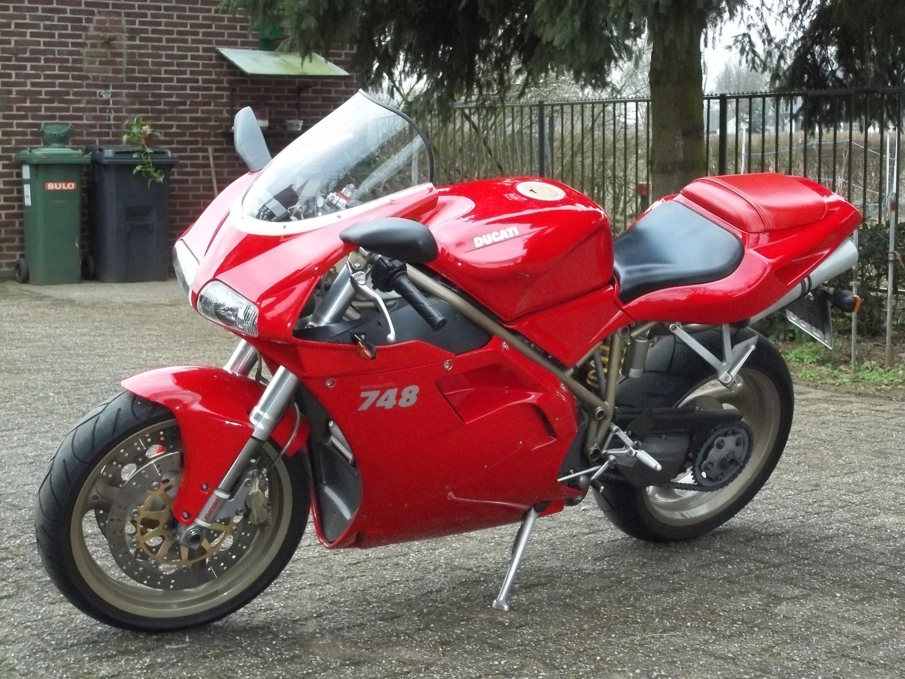 (die Schnelle) Ducati 748