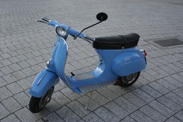 Vespa 50N, Location: London, Trafalgar Square Jahr: 2005