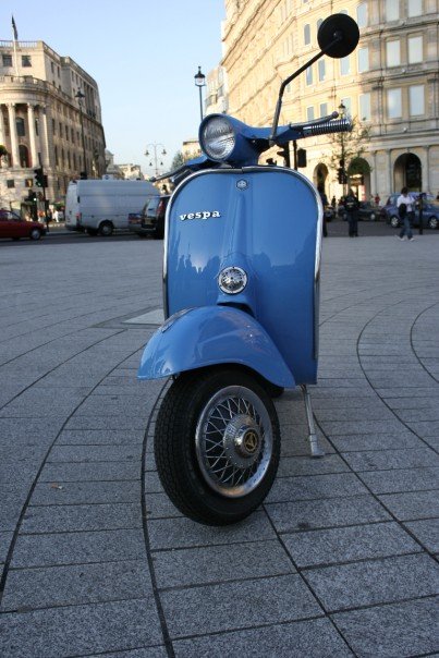 Vespa 50N, Location: London, Trafalgar Square Jahr: 2005